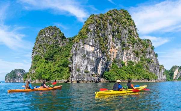 kayaking at Halong Bay